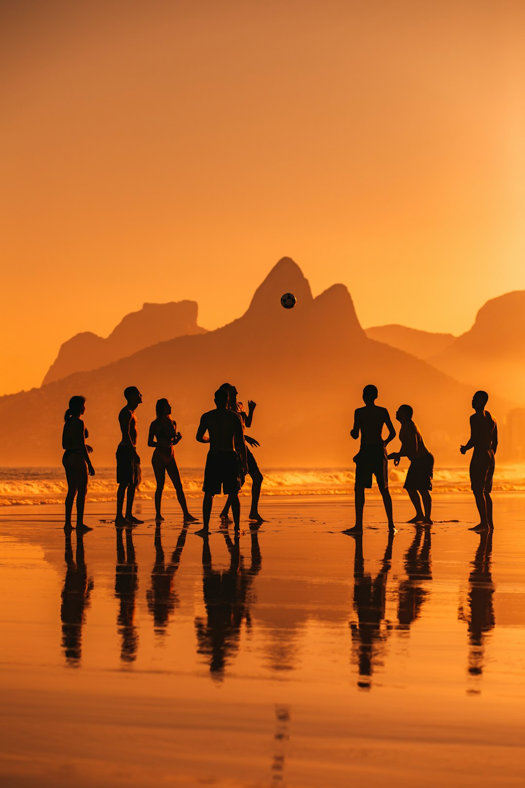 Friends playing altinha at Ipanema Beach - Rio de Janeiro - Brasil